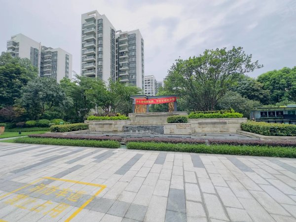 广州花都新区凤凰御景 凤凰御景 靓装修出租 家私电齐全出租房源真实