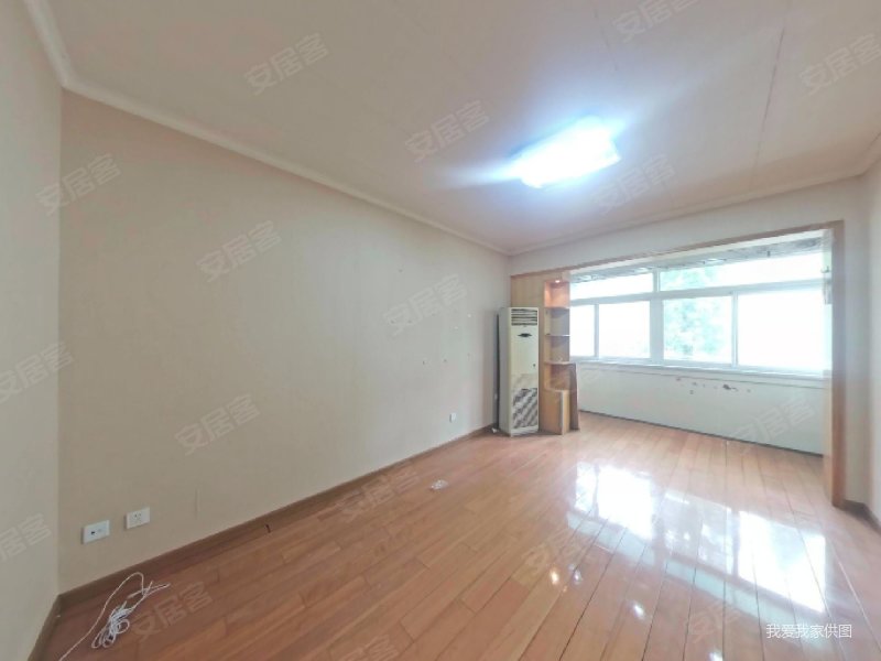 玄武湖情侣园 锁金村中楼层 三房采光好 看房方便业主诚售