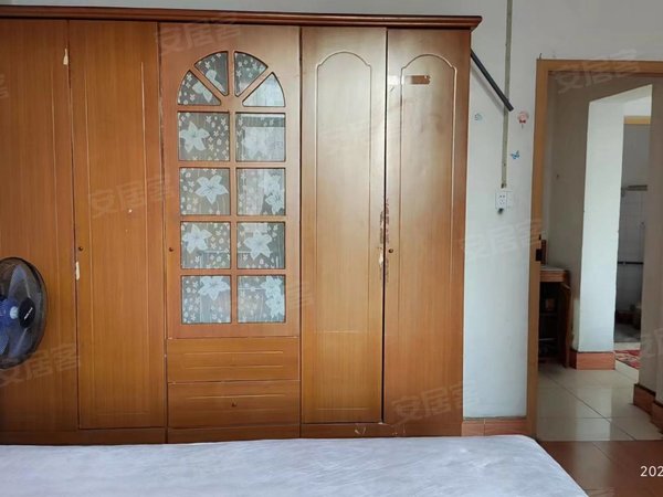 孝感孝南中心城区宇济商贸城宇济商贸城,117平米2室中等装修5楼,家电