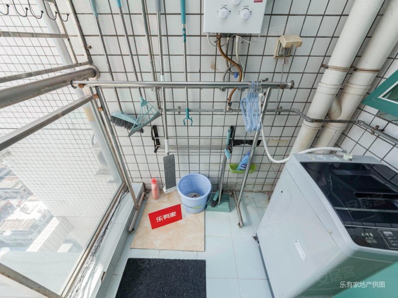 华强南地铁口上物业,正规一房一厅,出租快,港式设计温馨居家,庆福园大