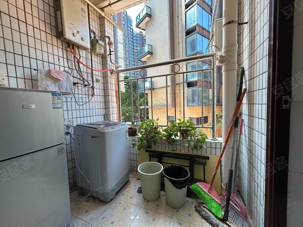 深圳龙华龙华深圳龙溪山庄雅宝地铁口 龙溪山庄精装修2房出租 看房