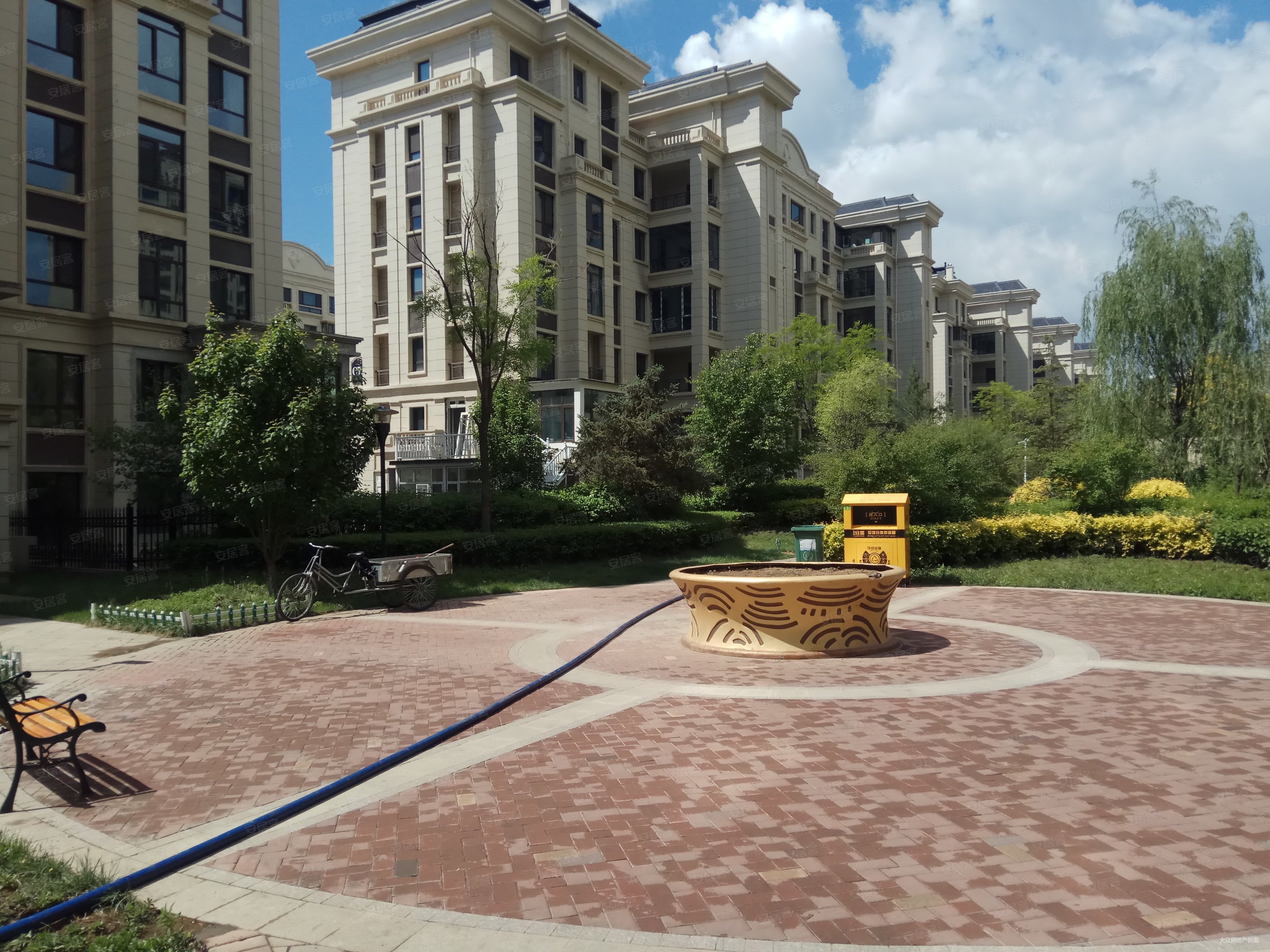 绿地香树花城一期精装电梯洋房好楼层带家具家电有车位2年外可贷