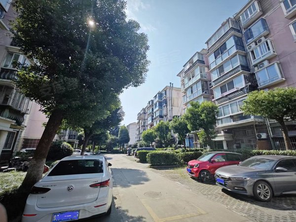 上海青浦徐泾广虹馨苑广虹馨苑 楼层不错 双南户型 南北阳台 高得房率