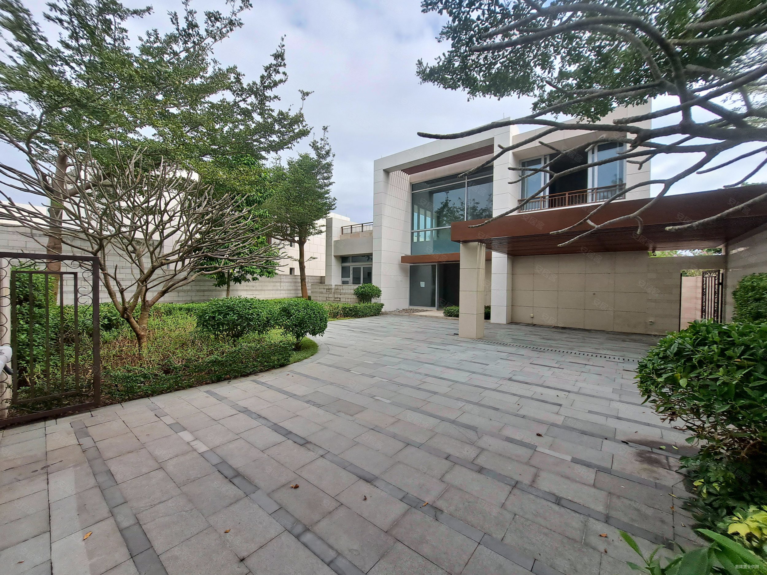 急售三亚海棠湾一线海景独栋别墅,1.5亿