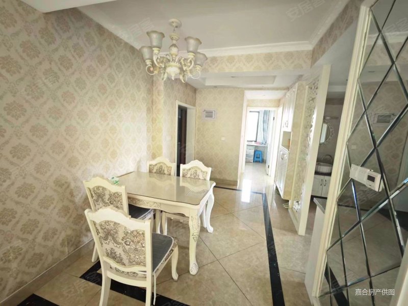 红墅湾精装四房,带二个大露台,房子采光好,户型佳,房东急售!