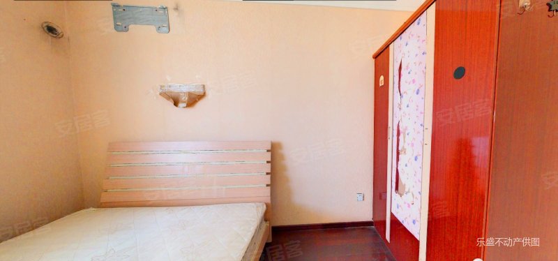 盛世景园电梯房好楼层好楼座 满五 紧靠地铁口集市