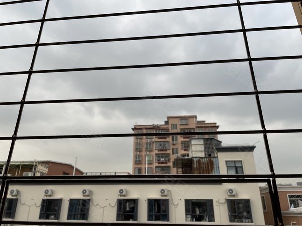 深圳龙岗坂田光雅园十号线光雅园站公寓单间,拎包入住,交通便利,配套