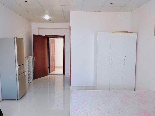 潍坊坊子坊子人民医院绿洲华庭可短租!崇文中学对面!共达近!