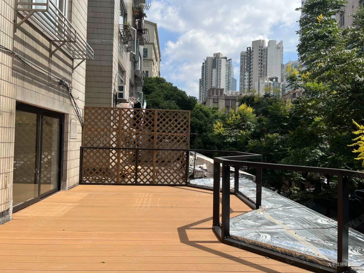 天诚花苑2室2厅2卫94.12㎡南北670万