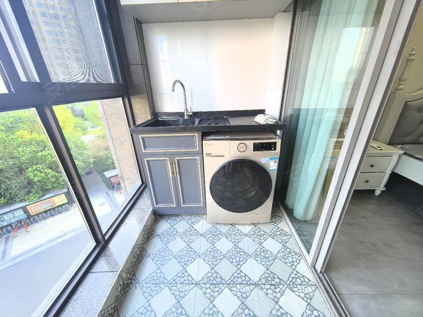 金华婺城婺城新区蓝湾国际花园民用水电！带阳台！蓝湾国际！精装公寓拎包入住出租房源真实图片