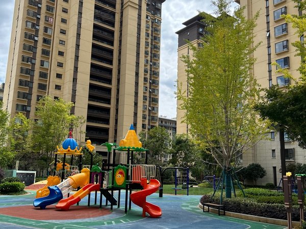 昆明呈贡市政府吾悦首府(东区)市政府 云大医院 昆三中对面吾悦首府