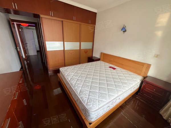 上海青浦徐泾广虹馨苑广虹馨苑 3室2厅2卫 配套齐全 房间大 南北通透