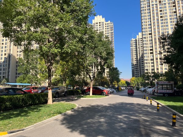 固安固安县政府新中街新型社区孔雀城大湖 离北京,近的小区 1400,有