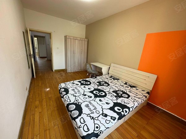 大连中山华乐广场华乐小区南向主卧精装修合租 交通便利 有厨房 可短