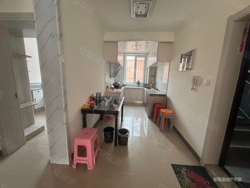 天佑一楼带院出行方便小区环境好出门就是公交站