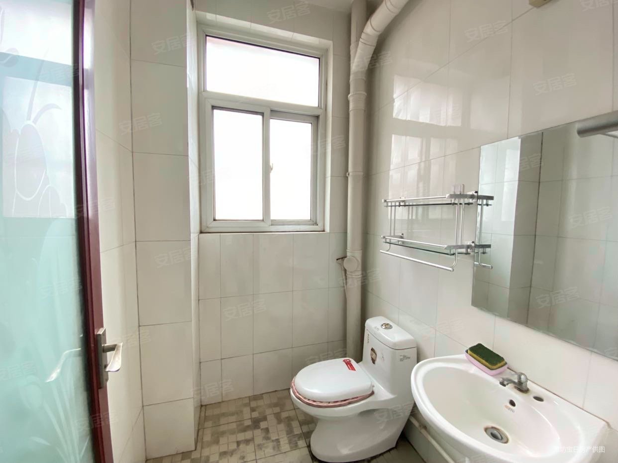 龙苑新村(南区)|黄山路6636号3室2厅2卫143平方米