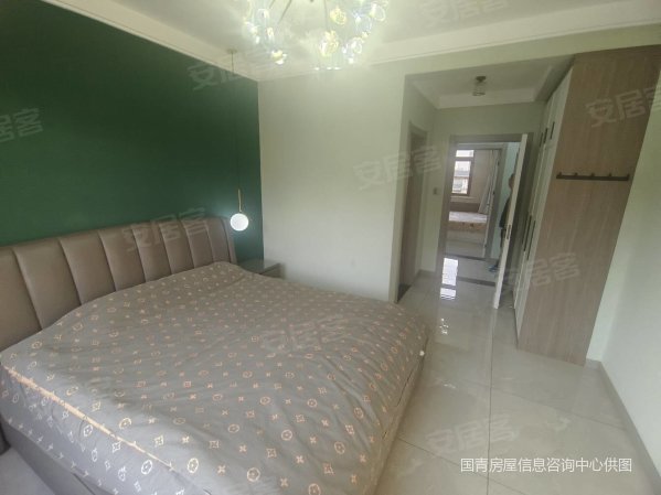 山河半岛3室2厅2卫141㎡南北125万