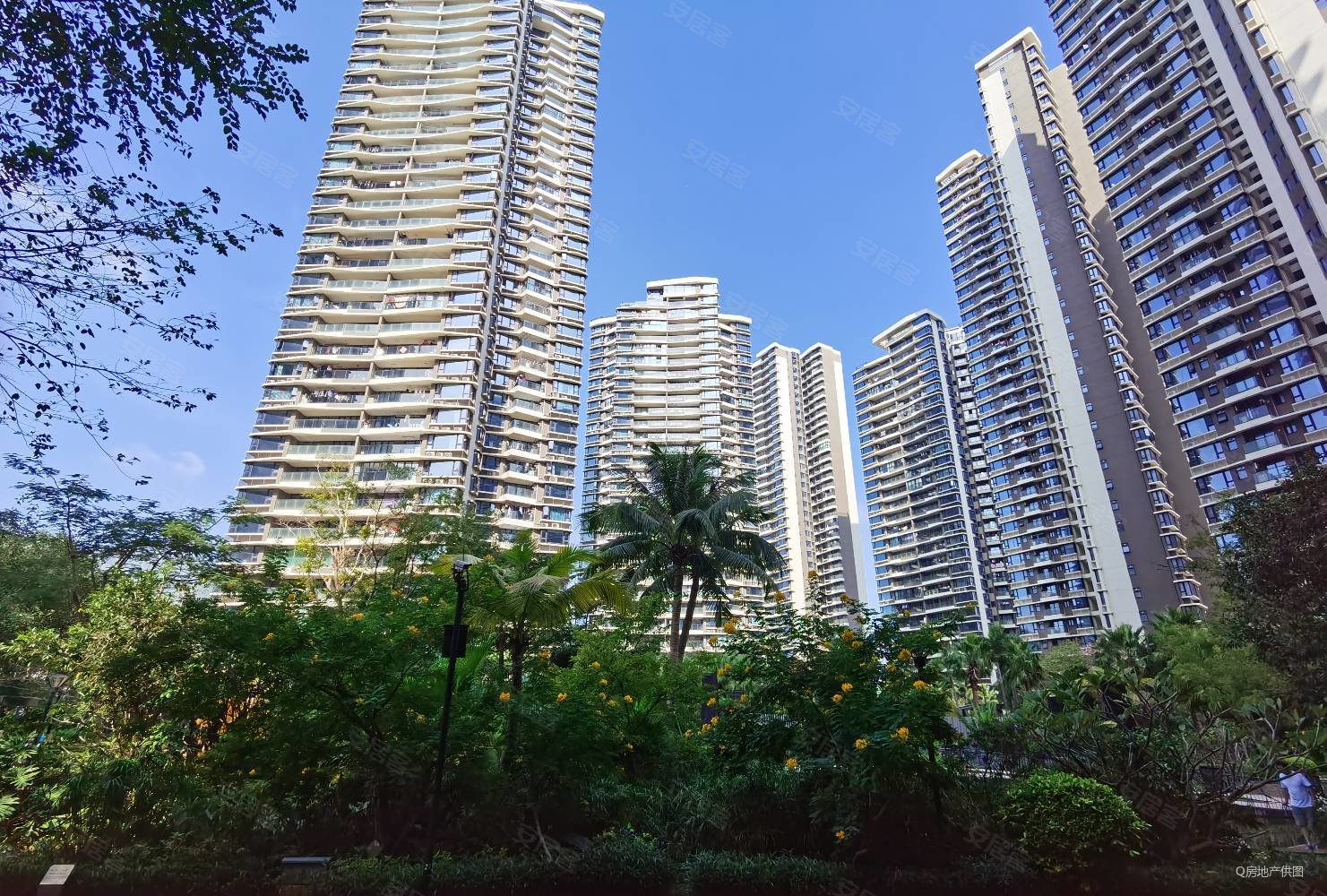 江景躺在沙发上看烟花超大观景阳台华发峰景湾