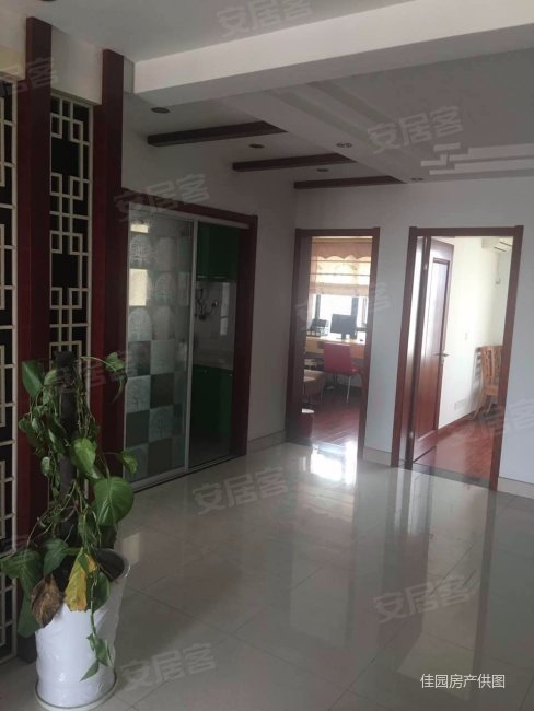 鼎泰花园,中低层,3房2厅,满5年,有买断车位,采光好