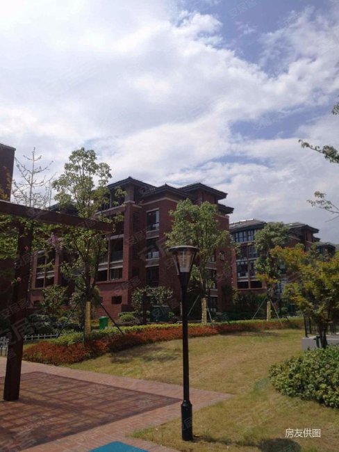 00平南北多层[17层]精装修难找房子,华府国际二手房,215万,4室1厅,2卫