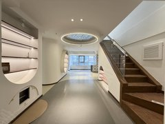 西安曲江新区雁展路电视塔地铁口 长丰国际 万象城 曲江国际 220平米 工作室出租房源真实图片