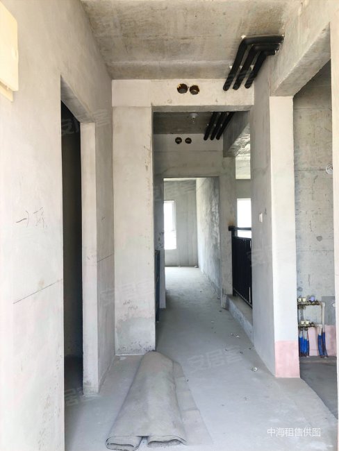 中海城屿墅 180平3室3卫上叠拼带露台 400w