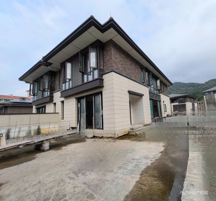 锦林山庄(别墅)6室3厅6卫251㎡南北4000万