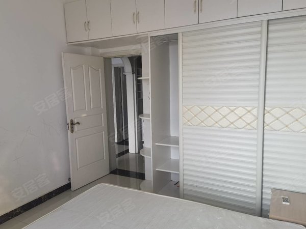 亳州利辛利辛城区园景天下园景天下三室精装,四台空调,设施齐全,拎包