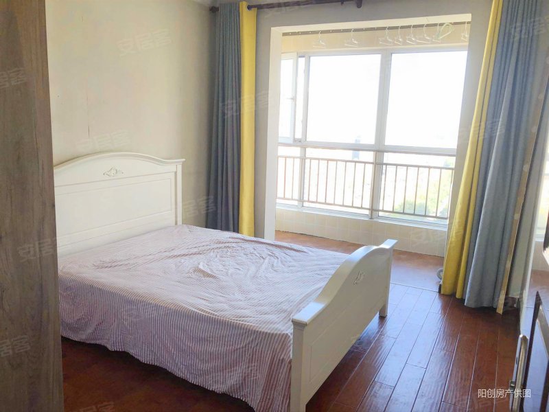 二环里,44,精妆电梯三室,满五 ,尚东绿洲二手房,199万,3室2厅,2卫,136