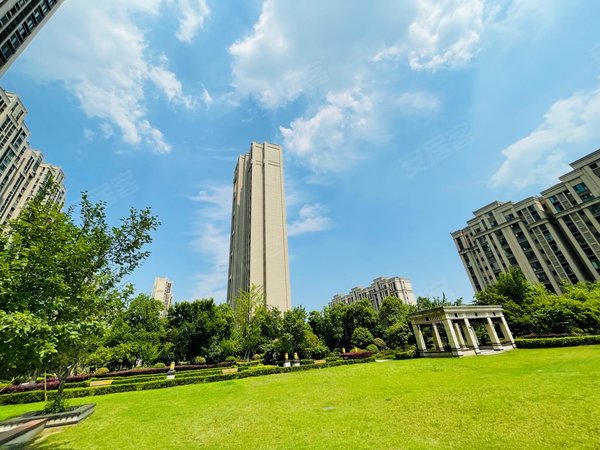 郭巷租房,保利湖景房 民用水电 独厨独卫 近地铁站 直达园区,吴中租房