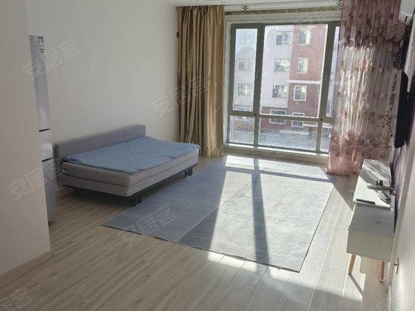 延边延吉铁南区海兰江花园季度付 海兰江花园 民俗园 电梯4楼 密码锁