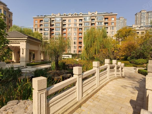 临沂北城新区五洲湖圣兰菲诺(公寓住宅)圣兰菲诺洋房顶复4居带车位