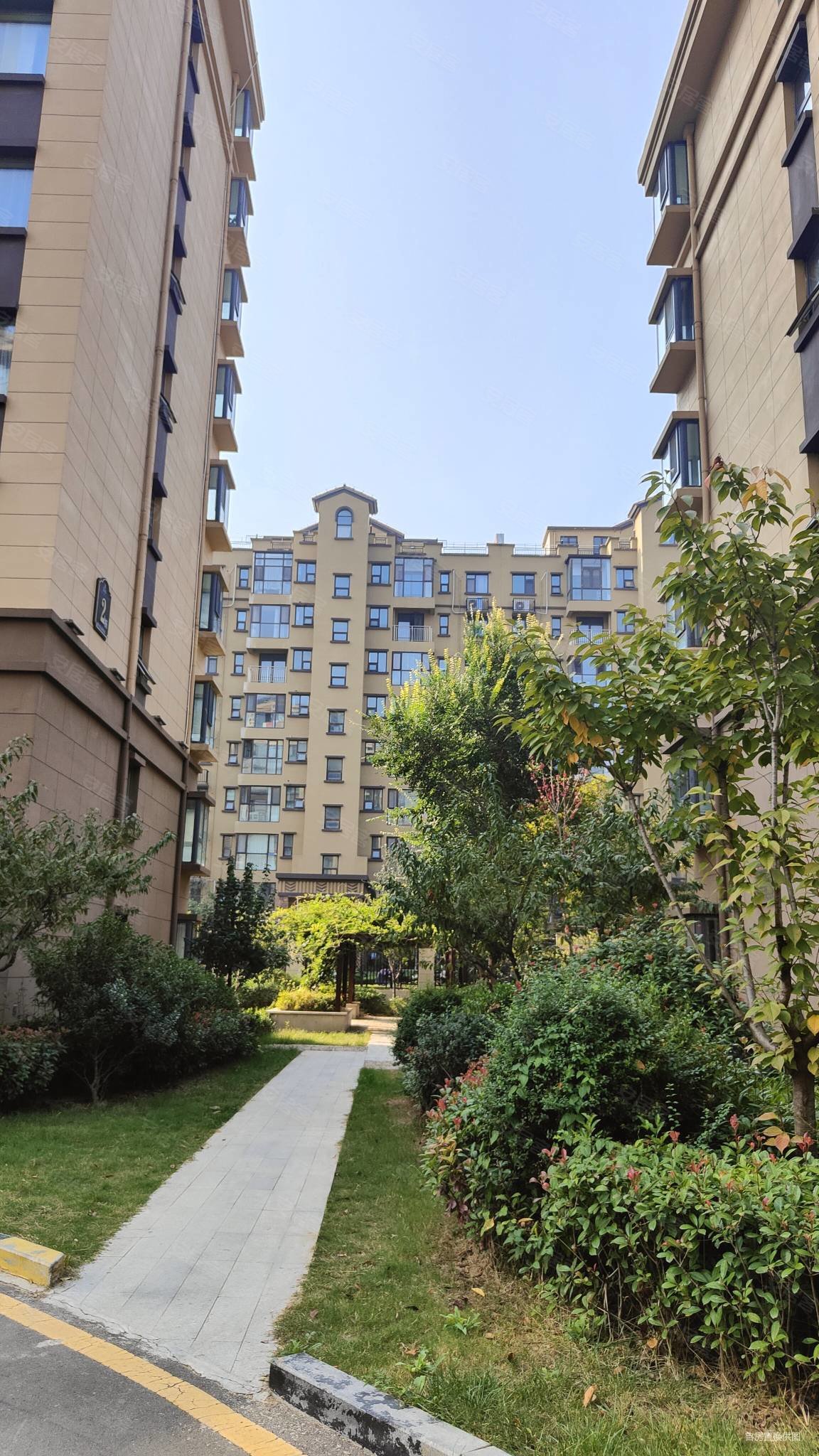 鲁邦华府(平邑)3室2厅2卫136㎡南北120万