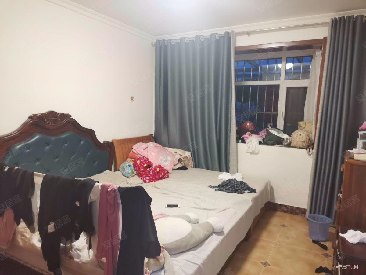 欧洲花园3室2厅1卫129㎡南北88万