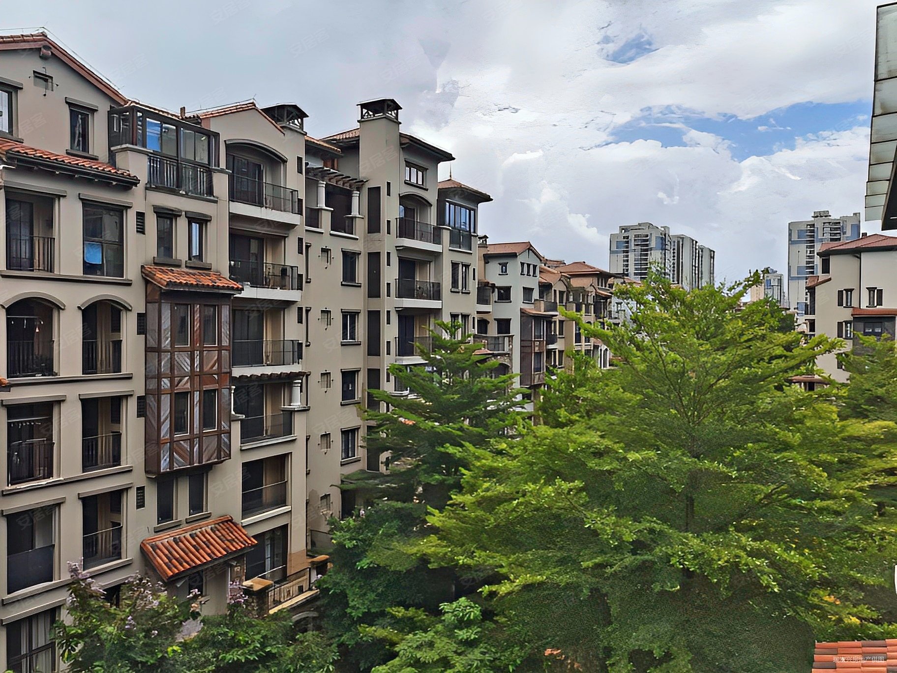 新上房东置换着急抛售慧远美林谷豪华装修四房满两年