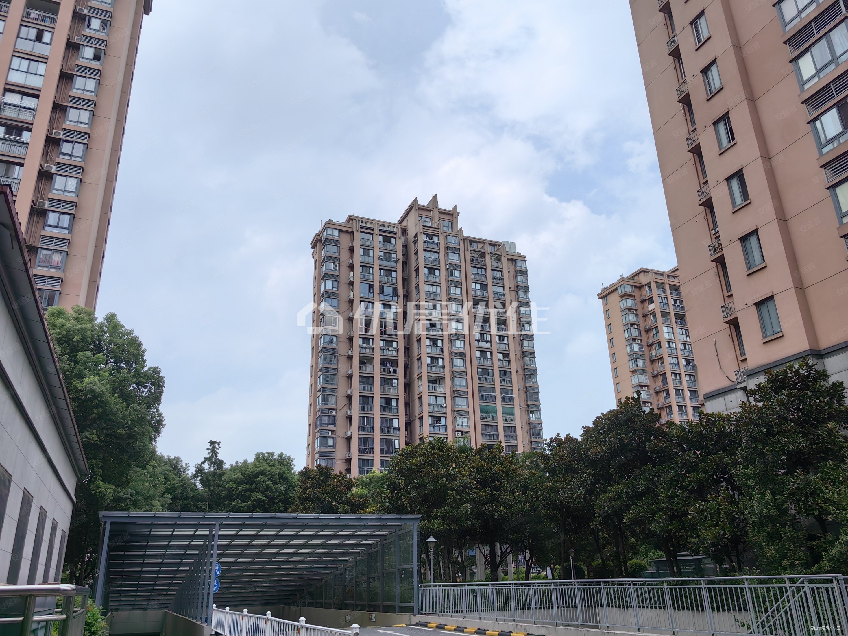 精装3室摩卡小镇南北通透110平看房方便有钥匙