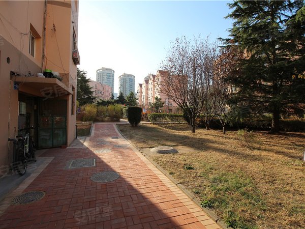 青岛崂山金家岭金岭花园(a区)金岭花园a区 精装套三 近地铁 可做员工