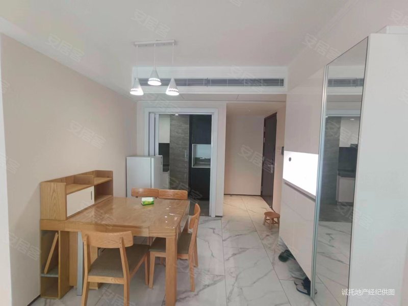 满京华云晓公馆 临地铁 满五   西南户型 精装好房 小三居