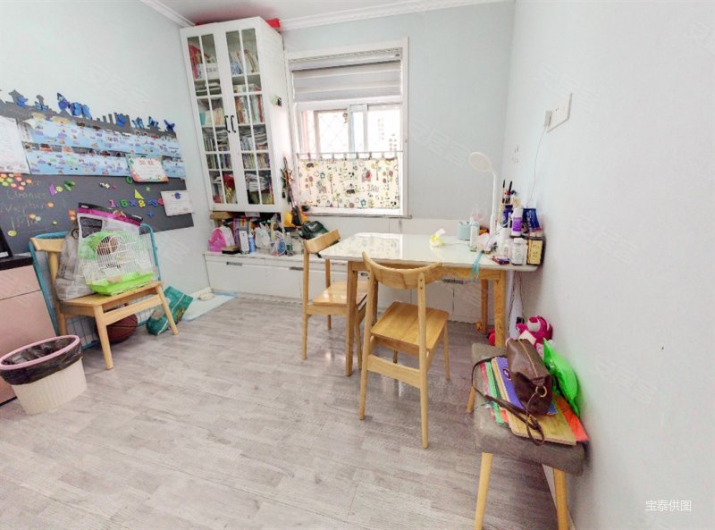 市中心 精装修 13中 低层2楼 西明厅 近地铁 近医院,新吴庄西区二手房