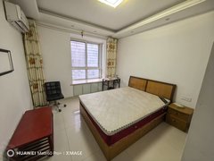 射阳射阳城东吾悦广场出租:清华园电梯房，四室一厅，1300一个月出租房源真实图片