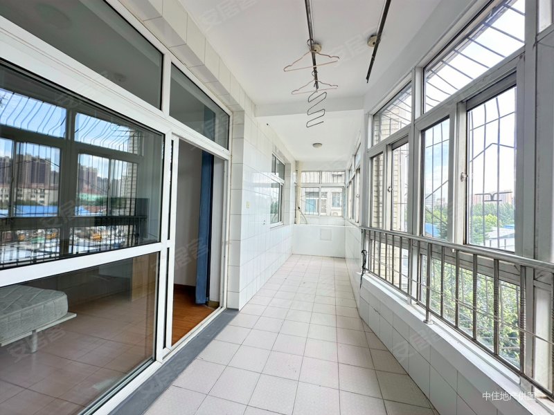 上海花园!主打性价比~历城双语~全明户型~假日丽景 祝甸!