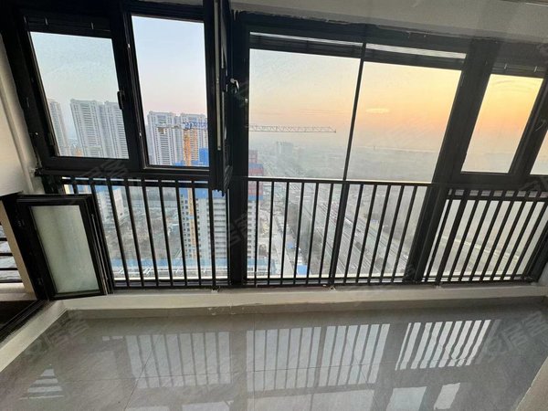 常州金坛东城新城逸隽出租 新城逸隽3室2卫 全景落地窗 可短租可付一