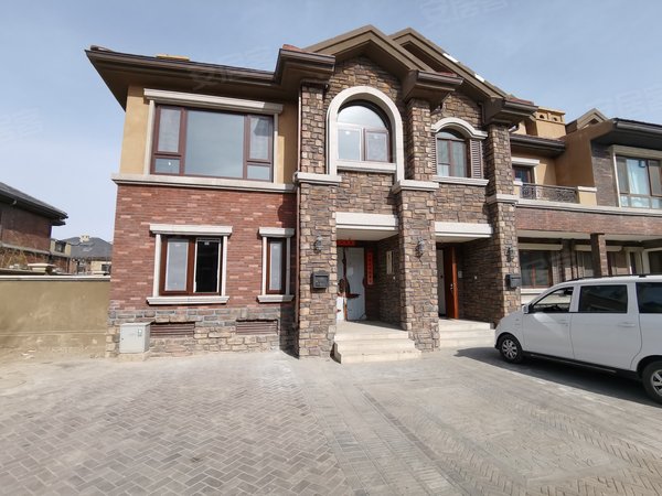 北京昌平北七家北辰红橡墅红橡墅联排急租 绿地大 可住家可作业 有