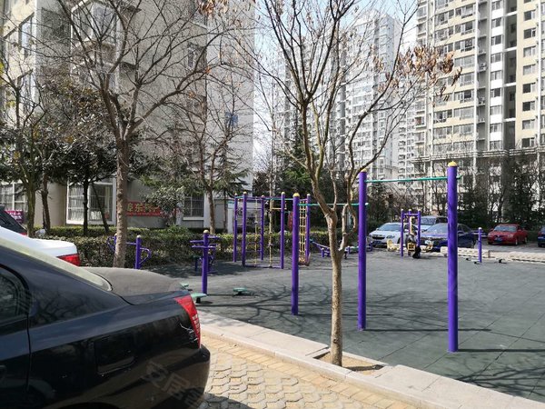 青岛崂山高科园东盛花园地铁4号线东城国际东盛花园豪装套三急租 全套