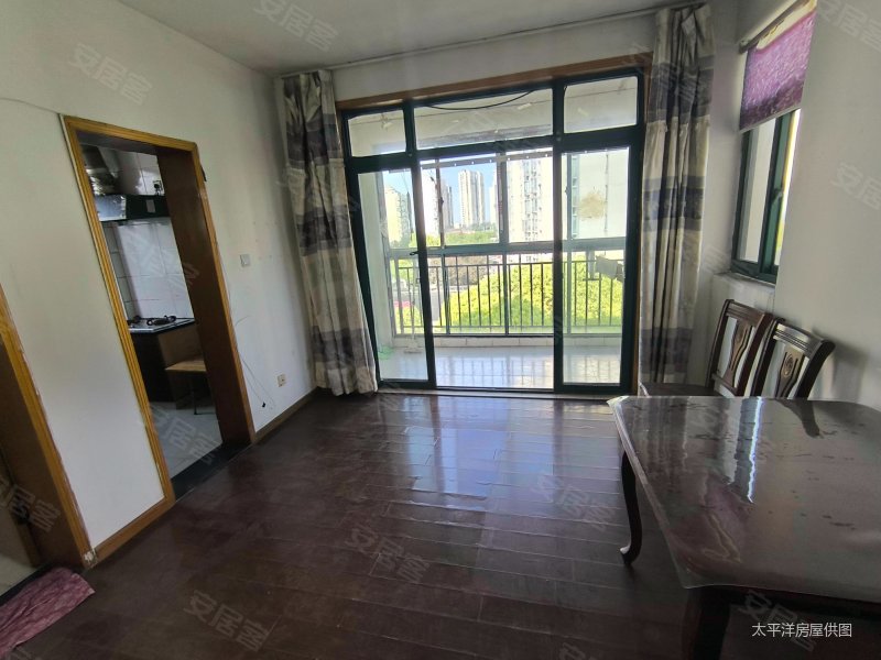 带电梯 商圈成熟 精装可拎包入住 交通便捷 高楼层视野无遮挡,新高苑