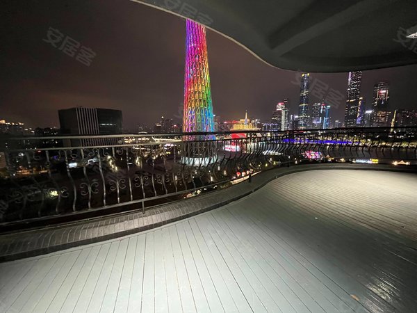 广州海珠广州塔珠江帝景苑塔尖的夜景 让你大开眼界 珠江帝景 江景