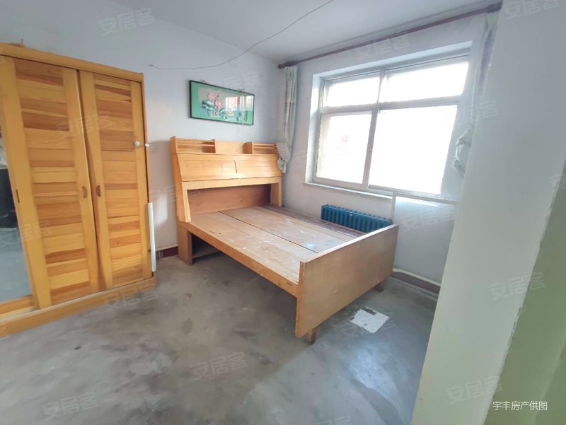 三室两厅明珠园步梯一楼可拎包入住现53w