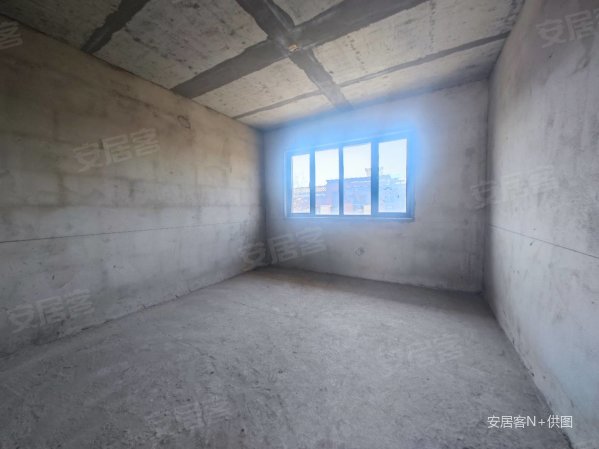 联发红墅东方六号院3室2厅4卫160㎡南北90万