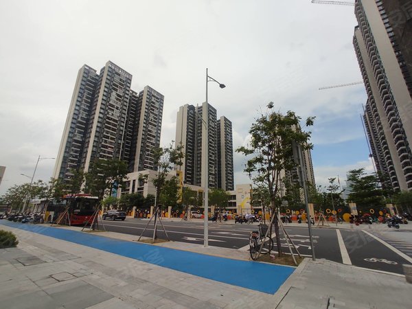 广州黄埔鱼珠富颐华庭富颐华庭 中楼层南向三房 拎包入住 小区免停车