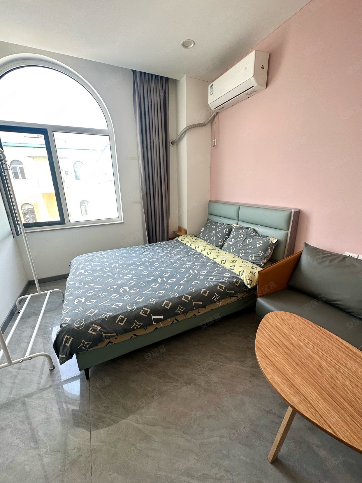 东丽区无中介，实拍照片领包入住，押一付一免费停车随时看房